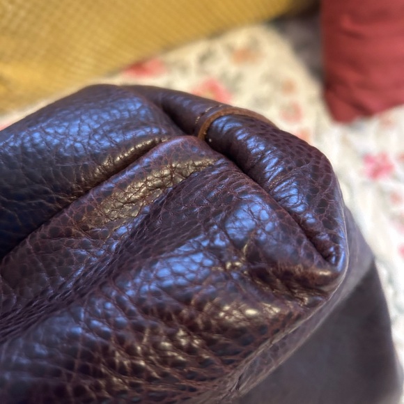 Portland Leather Medium Crossbody Coldbrew - Picture 7 of 9